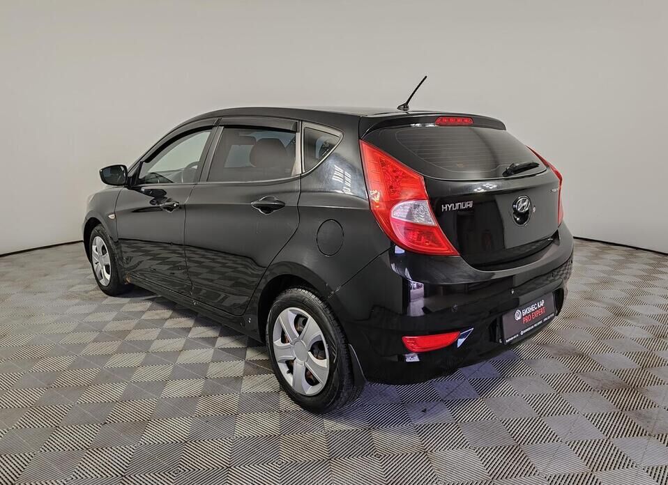 Hyundai Solaris, I 1.4 AT (107 л.с.)