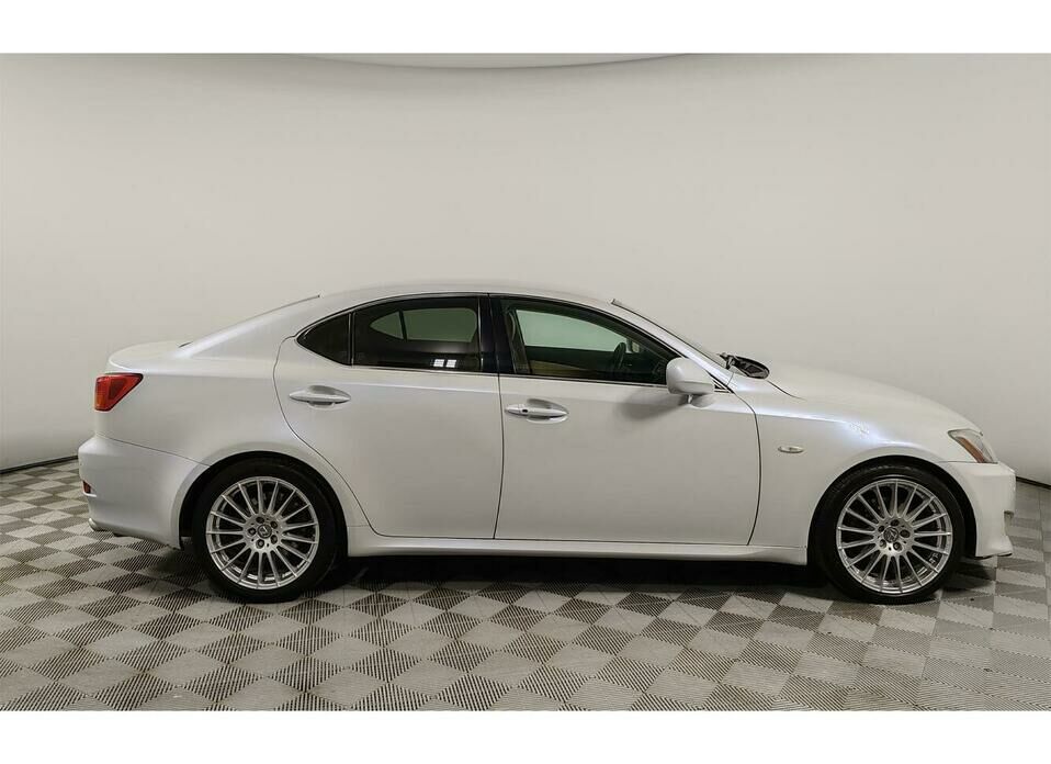 Lexus IS 250 2.5 AT (208 л.с.)