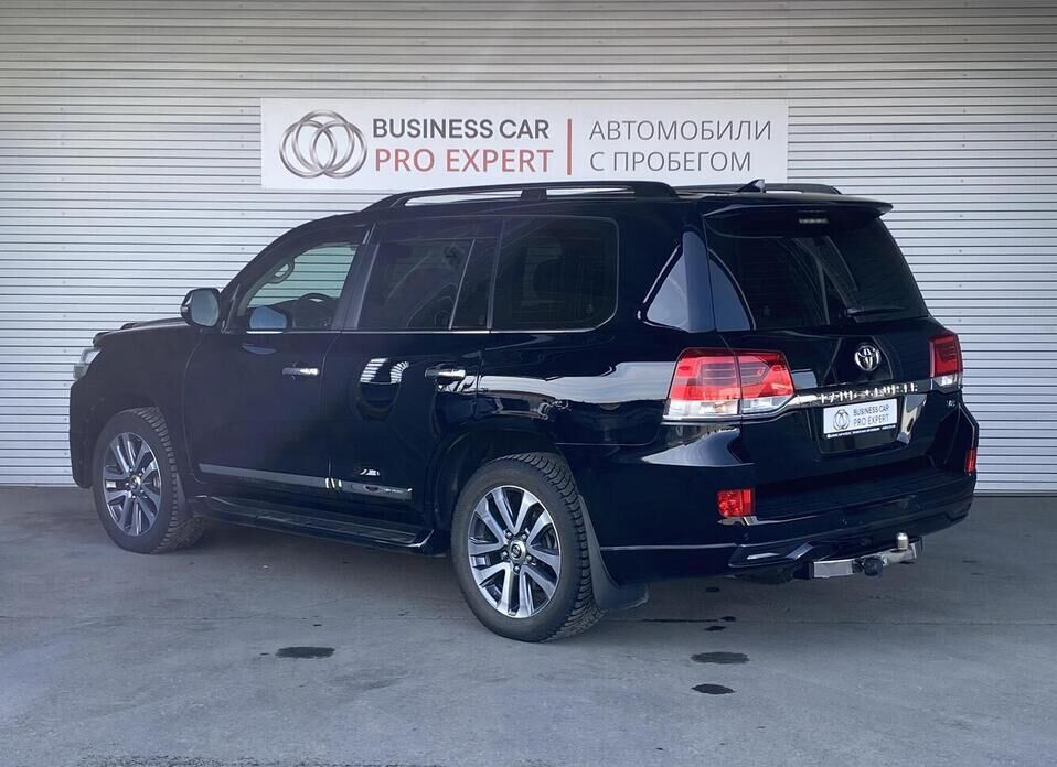 Toyota Land Cruiser, 200 Series Рестайлинг 2 4.5d AT (249 л.с.) 4WD