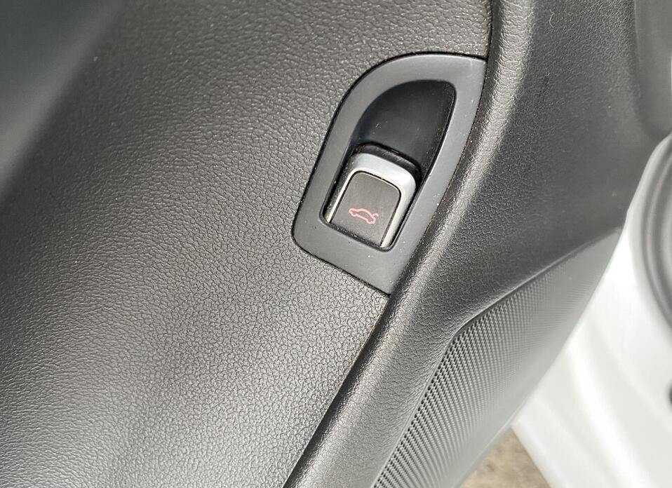 Audi A4, IV (B8) Рестайлинг 1.8 CVT (170 л.с.)
