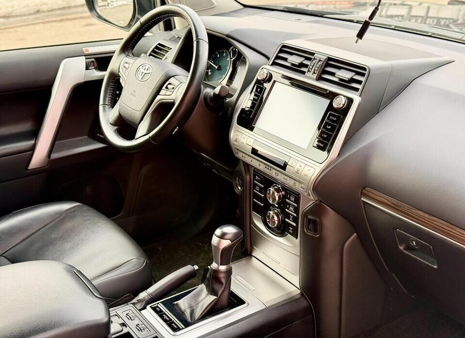 Toyota Land Cruiser Prado, 150 Series Рестайлинг 2 2.8d AT (177 л.с.) 4WD
