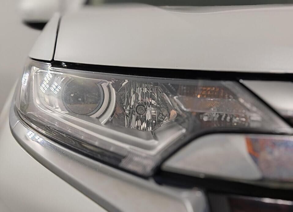 Mitsubishi Outlander, III Рестайлинг 2 2.0 CVT (146 л.с.) 4WD