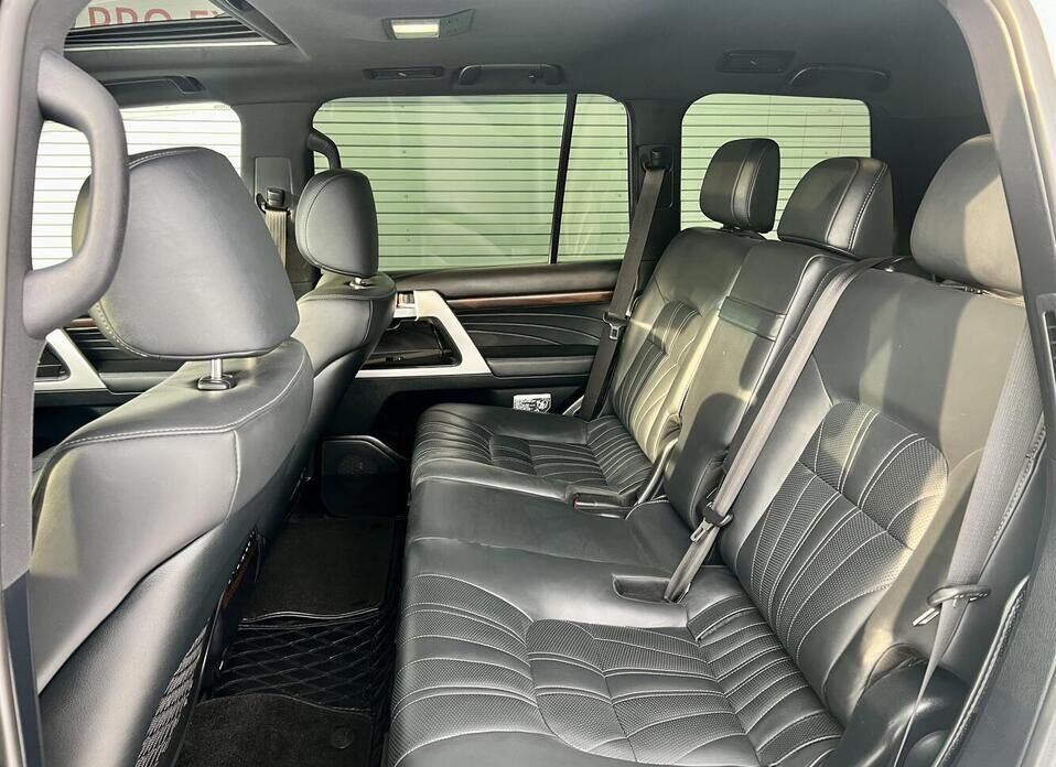 Toyota Land Cruiser, 200 Series Рестайлинг 2 4.5d AT (249 л.с.) 4WD