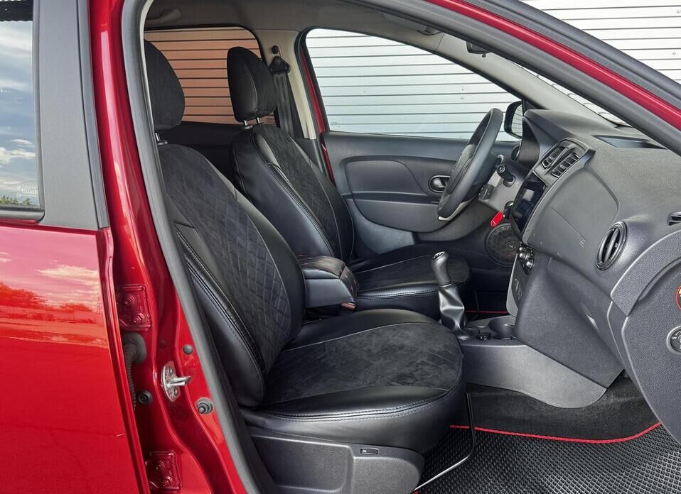Renault Sandero, II Рестайлинг Stepway 1.6 MT (113 л.с.)