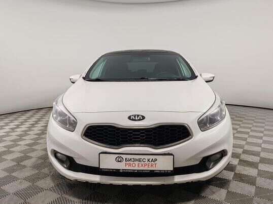 Kia Ceed, II, 2014 г., 217 238 км