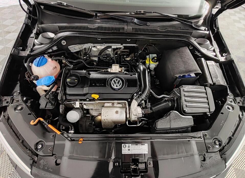 Volkswagen Jetta, VI 1.4 AMT (122 л.с.)