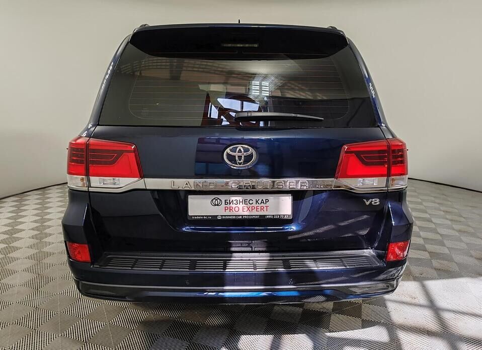 Toyota Land Cruiser, 200 Series Рестайлинг 2 4.5d AT (249 л.с.) 4WD