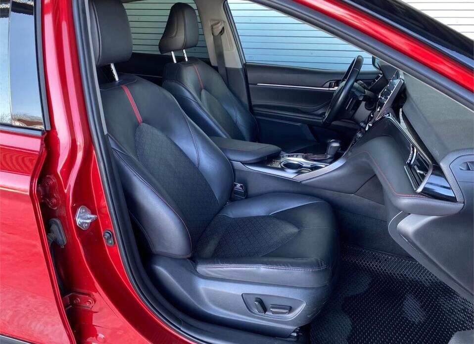 Toyota Camry, VIII (XV70) Рестайлинг 3.5 AT (249 л.с.)