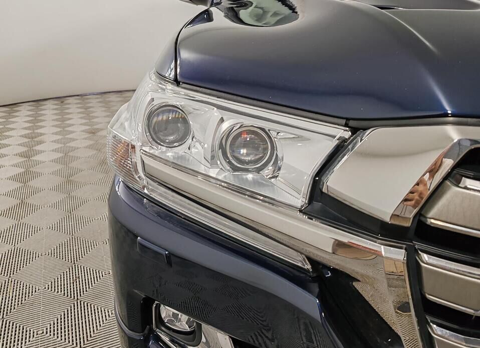 Toyota Land Cruiser, 200 Series Рестайлинг 2 4.5d AT (249 л.с.) 4WD
