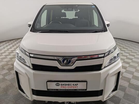 Toyota Voxy, 2018&nbsp;г., 100&nbsp;090&nbsp;км