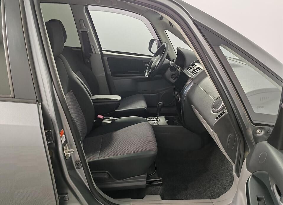 Suzuki SX4 1.6 AT (107 л.с.)