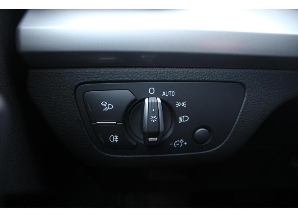 Audi Q5, II (FY) Рестайлинг 45 TFSI 2.0 AMT (249 л.с.) 4WD