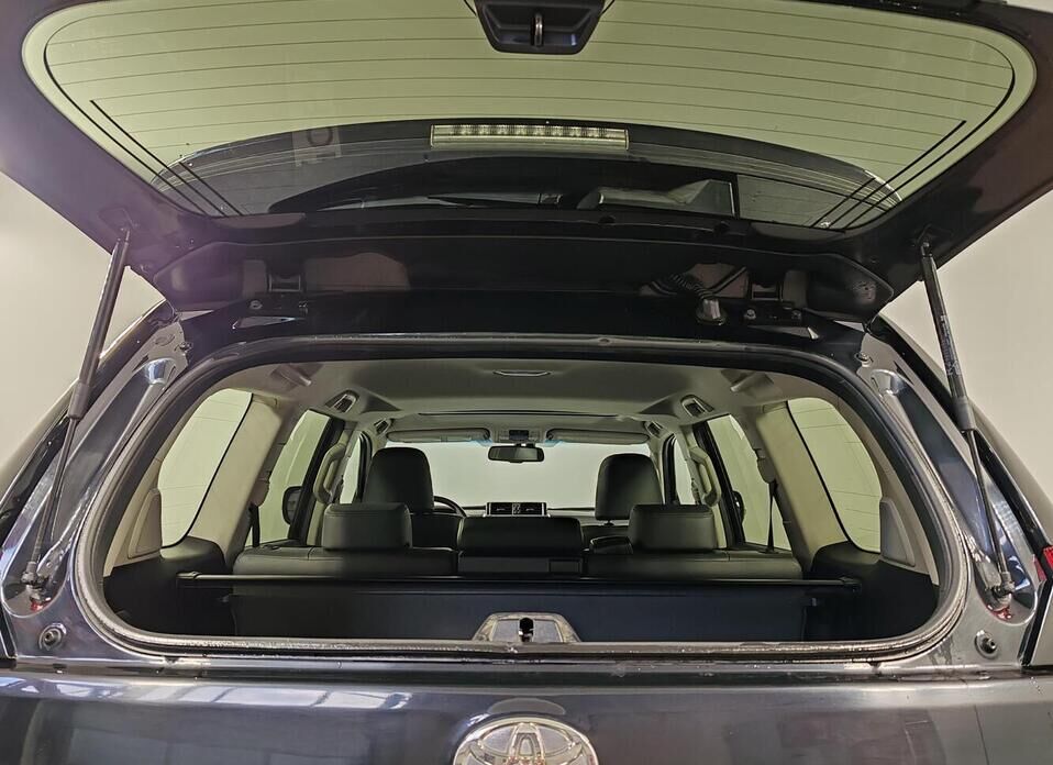 Toyota Land Cruiser Prado, 150 Series Рестайлинг 1 4.0 AT (282 л.с.) 4WD