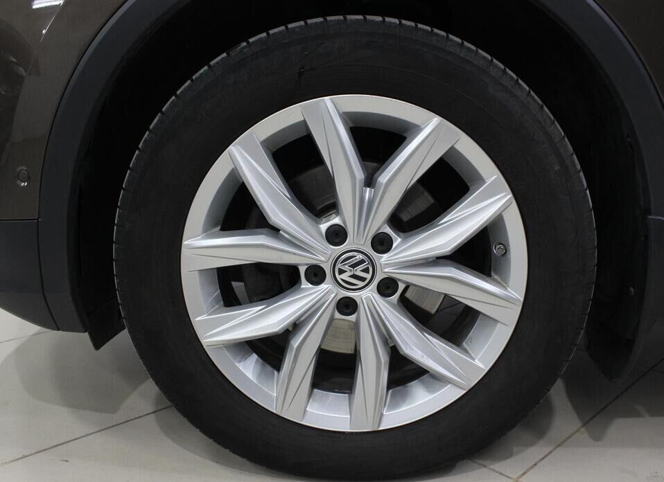 Volkswagen Tiguan, II 2.0d AMT (150 л.с.) 4WD