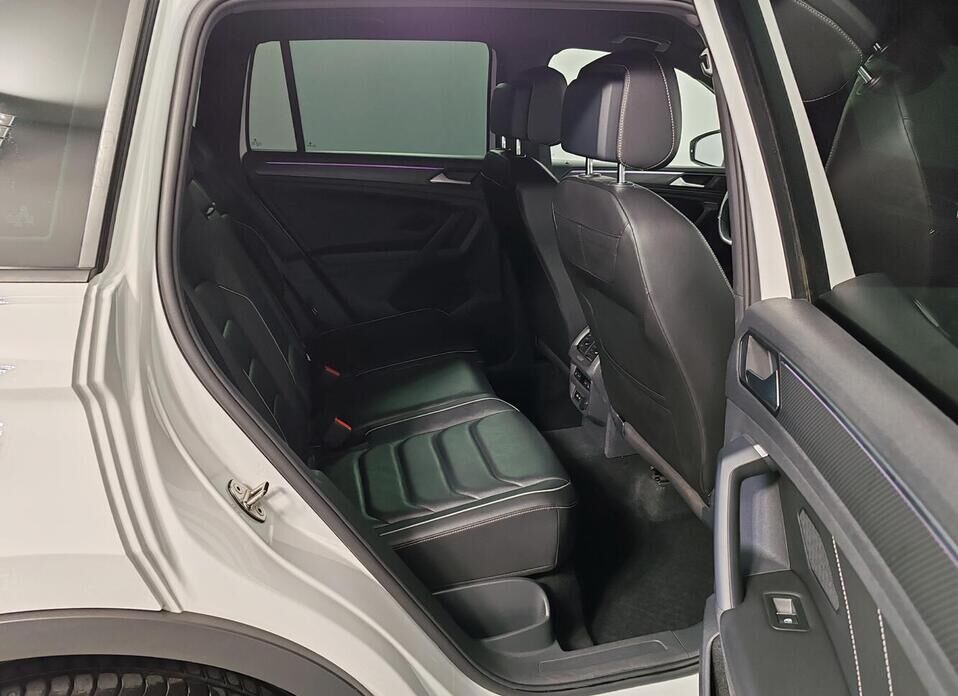 Volkswagen Tiguan, II Рестайлинг 2.0 AMT (180 л.с.) 4WD