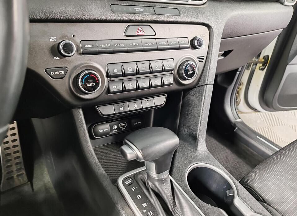 Kia Sportage, IV Рестайлинг 2.0 AT (150 л.с.)