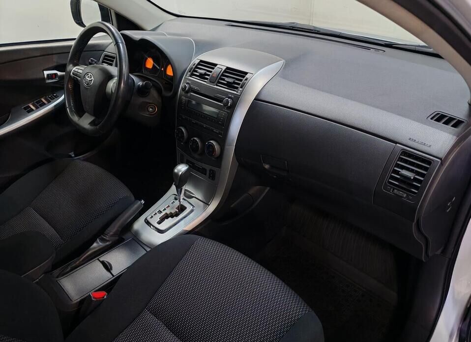 Toyota Corolla, X (E140, E150) Рестайлинг 1.6 AT (124 л.с.)