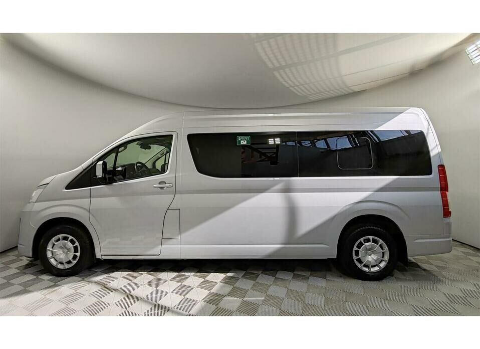 Toyota HiAce 2.8d MT (150 л.с.)