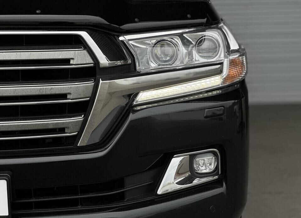 Toyota Land Cruiser, 200 Series Рестайлинг 2 4.6 AT (309 л.с.) 4WD