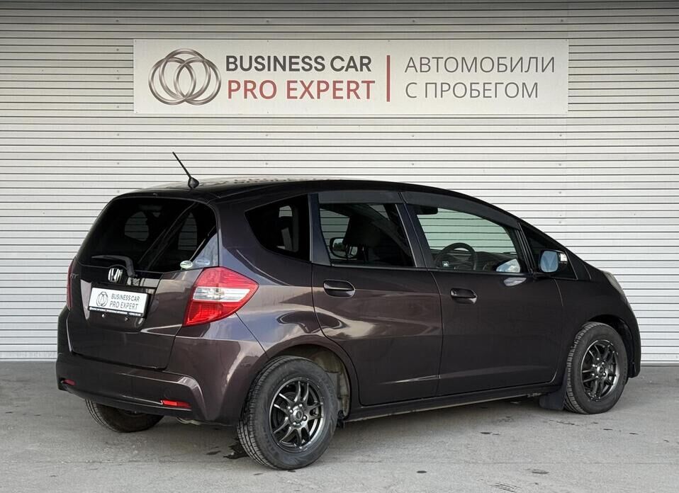 Honda Fit, II 1.3 CVT (99 л.с.)