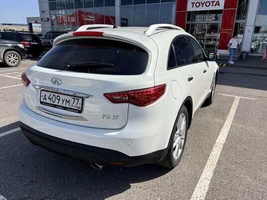 Infiniti FX, 2012 г., 147 900 км