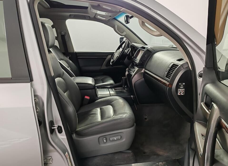 Toyota Land Cruiser, 200 Series 4.7 AT (288 л.с.) 4WD