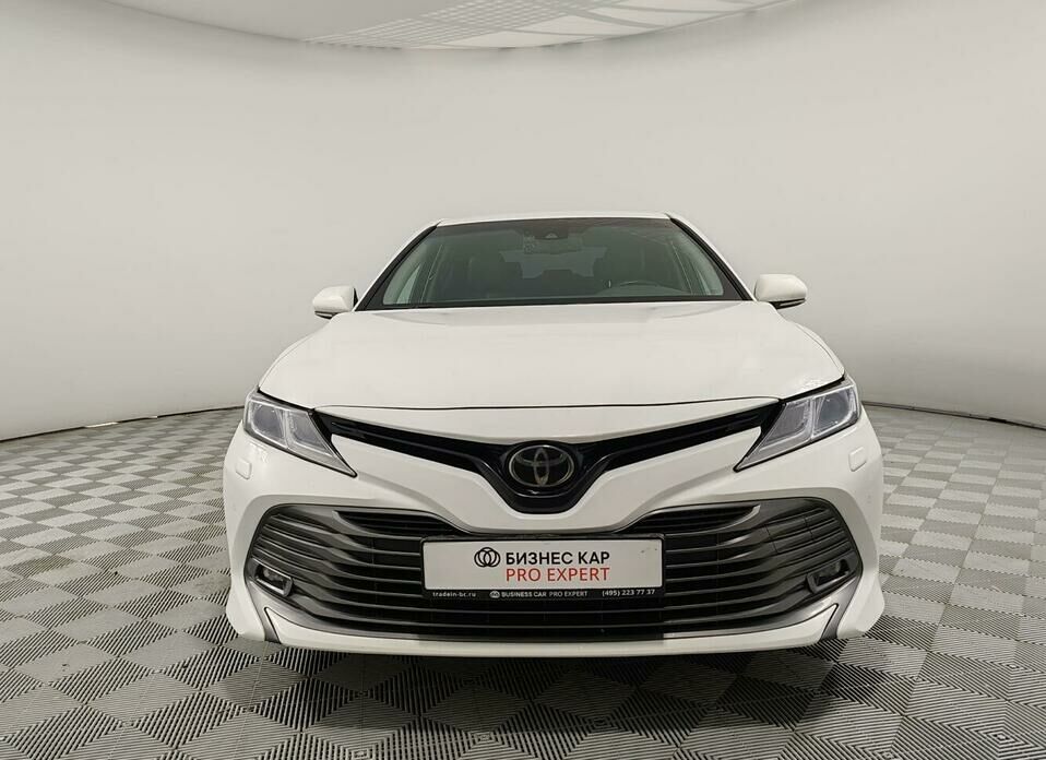 Toyota Camry 2.5 AT (181 л.с.)