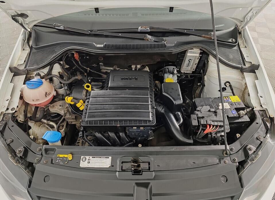 Volkswagen Polo 1.6 MT (110 л.с.)