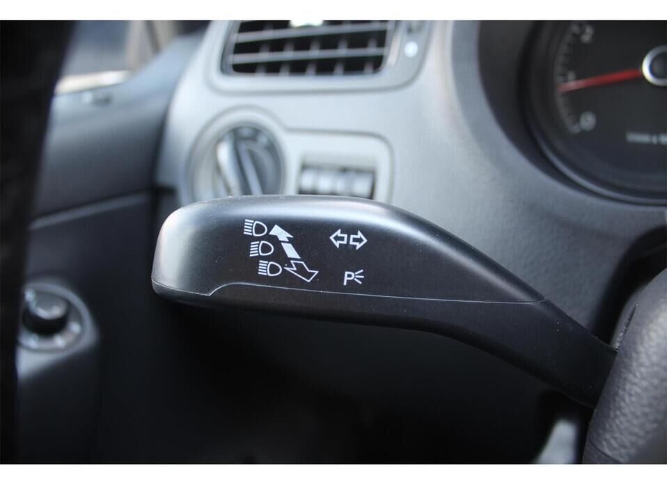 Volkswagen Polo, V 1.6 AT (105 л.с.)
