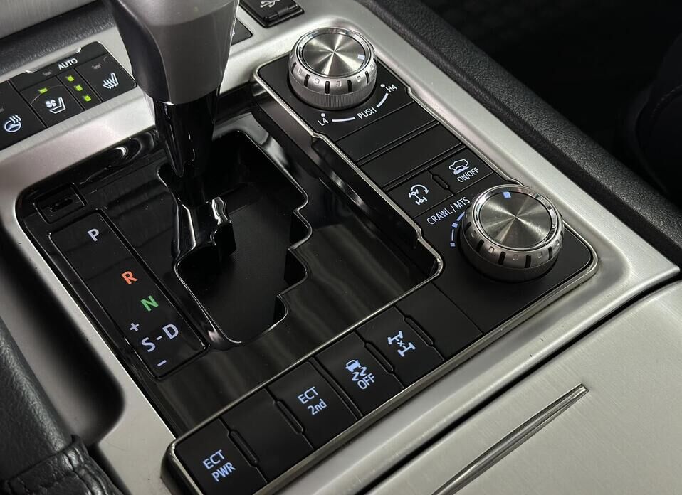 Toyota Land Cruiser, 200 Series Рестайлинг 2 4.6 AT (309 л.с.) 4WD