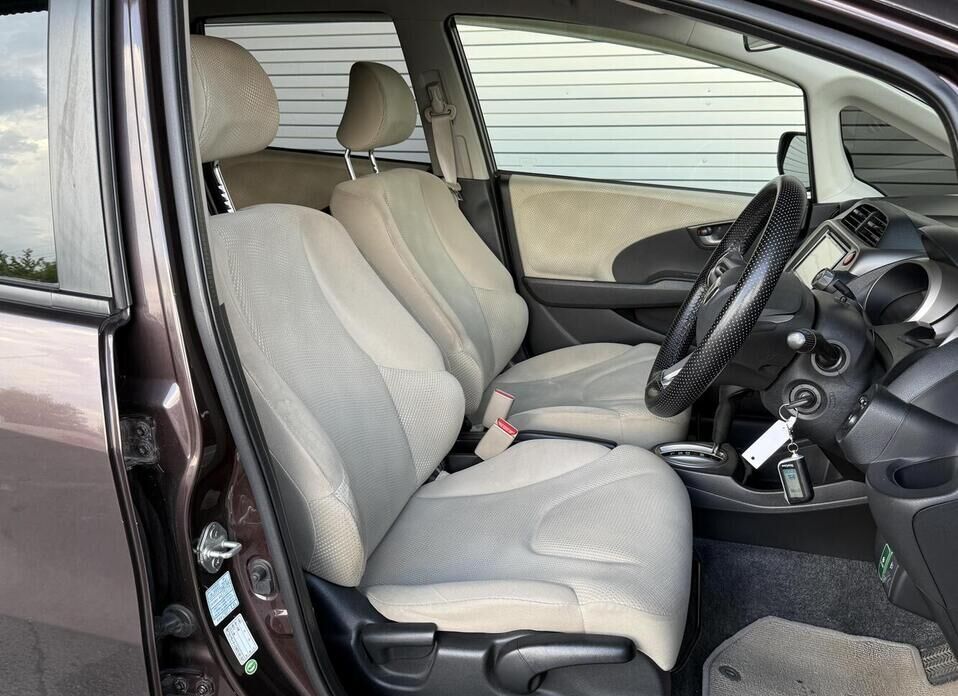 Honda Fit, II 1.3 CVT (99 л.с.)