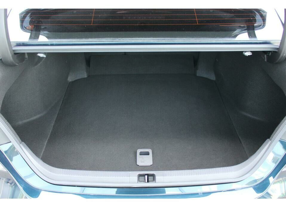 Toyota Camry 2.5 AT (181 л.с.)