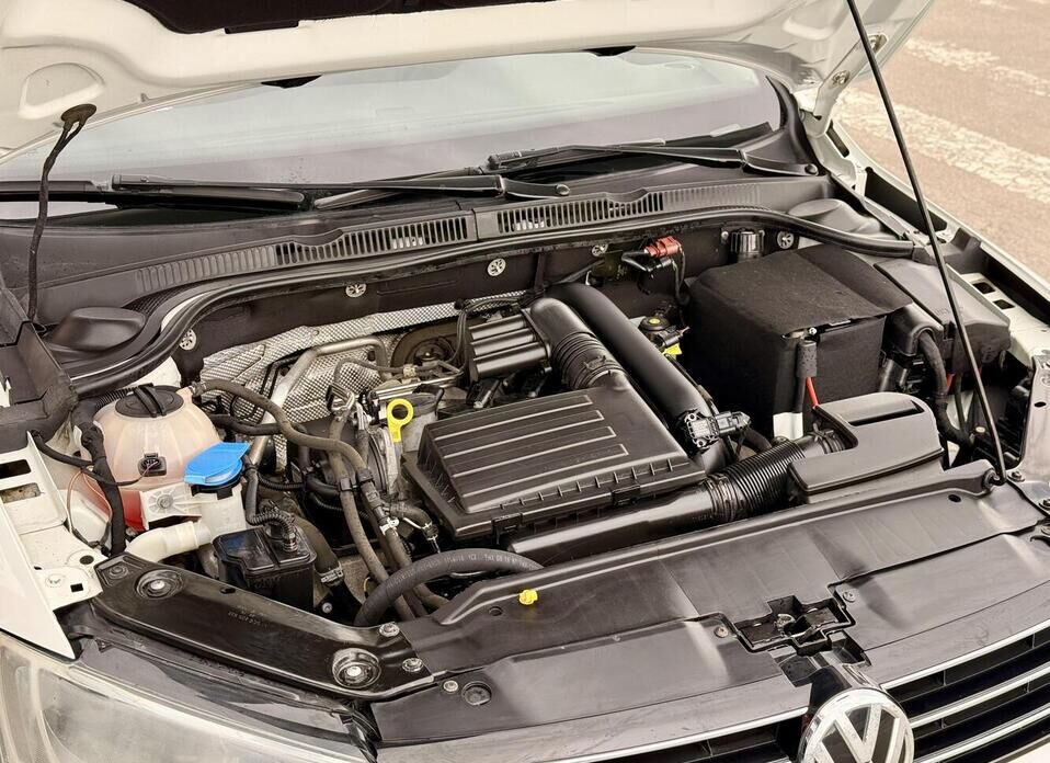 Volkswagen Jetta, VI Рестайлинг 1.4 AMT (125 л.с.)