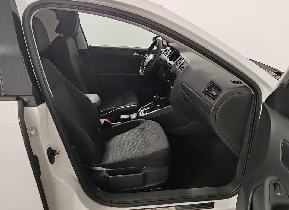 Volkswagen Jetta, VI Рестайлинг 1.6 AT (105 л.с.)