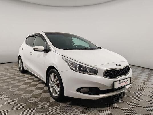 Kia Ceed, II, 2014 г., 217 238 км