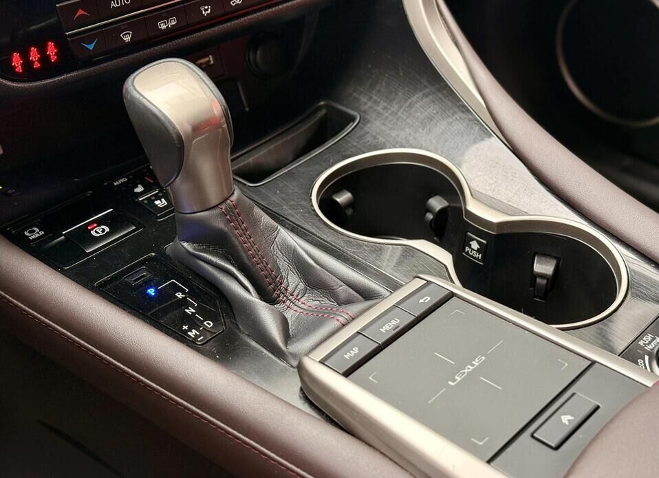 Lexus RX, IV Рестайлинг 300 2.0 AT (238 л.с.) 4WD