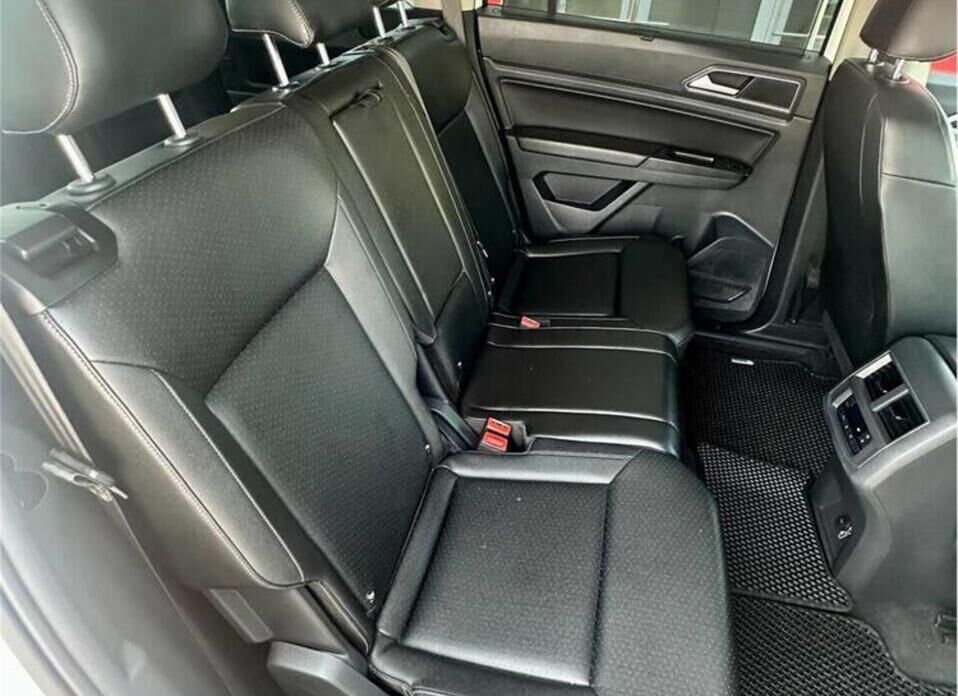 Volkswagen Teramont 2.0 AT (220 л.с.) 4WD