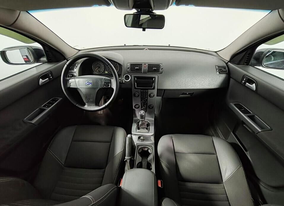 Volvo S40 1.6 MT (100 л.с.)