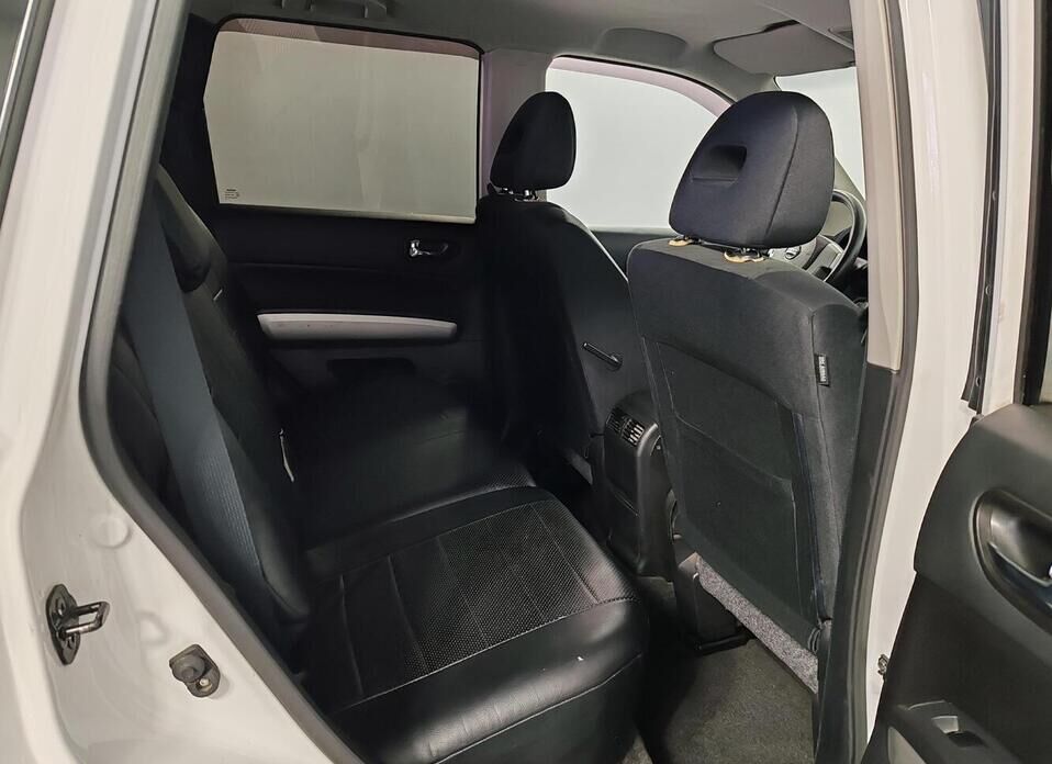 Nissan X-Trail, II Рестайлинг 2.0 CVT (141 л.с.) 4WD