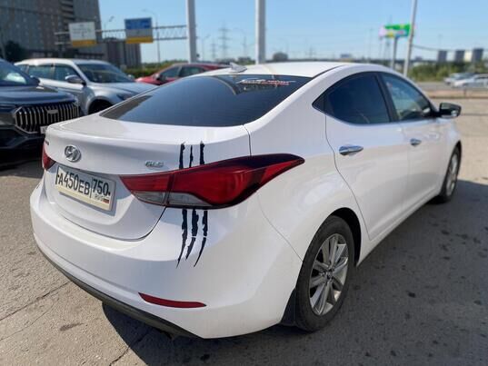 Hyundai Elantra, 2015 г., 220 484 км