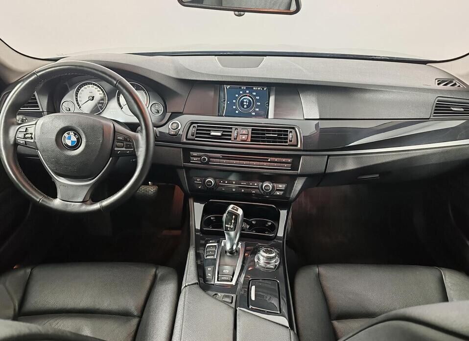 BMW 5 серии 528i 3.0 AT (258 л.с.) 4WD