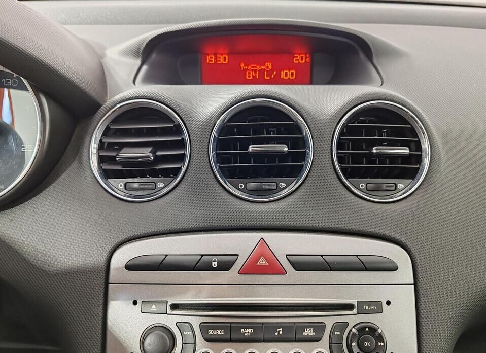 Peugeot 308 1.6 AT (120 л.с.)