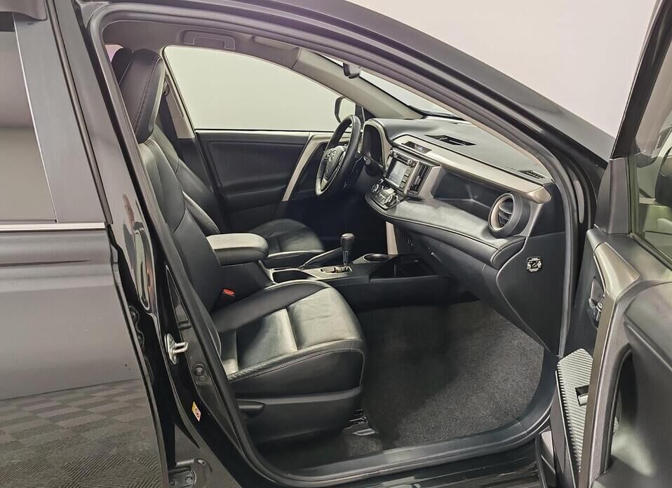 Toyota RAV4 2.2d AT (149 л.с.) 4WD