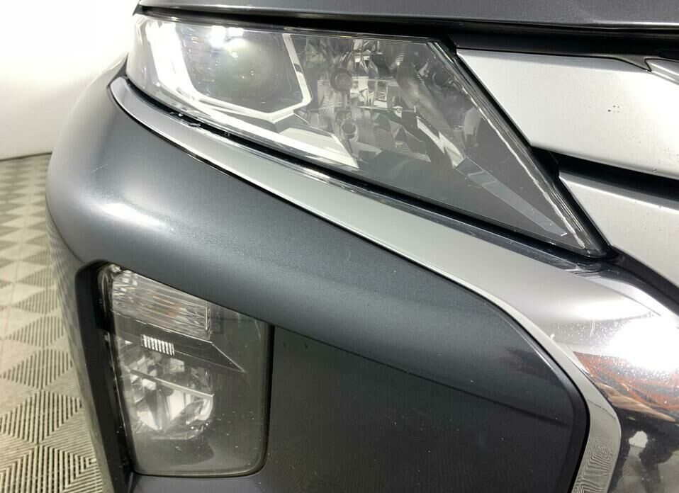 Mitsubishi L200 2.4d AT (154 л.с.) 4WD