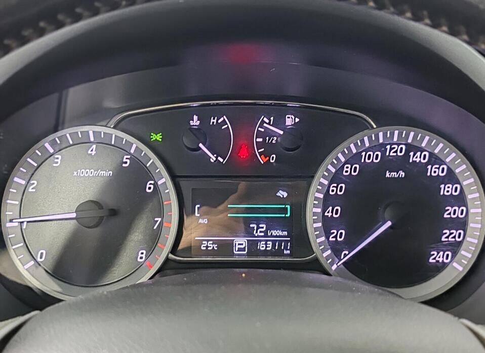 Nissan Tiida, II 1.6 CVT (117 л.с.)