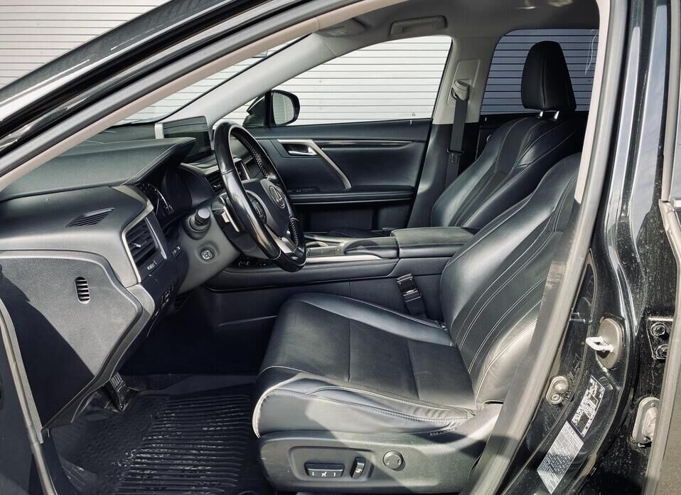 Lexus RX, IV Рестайлинг 300 2.0 AT (238 л.с.) 4WD
