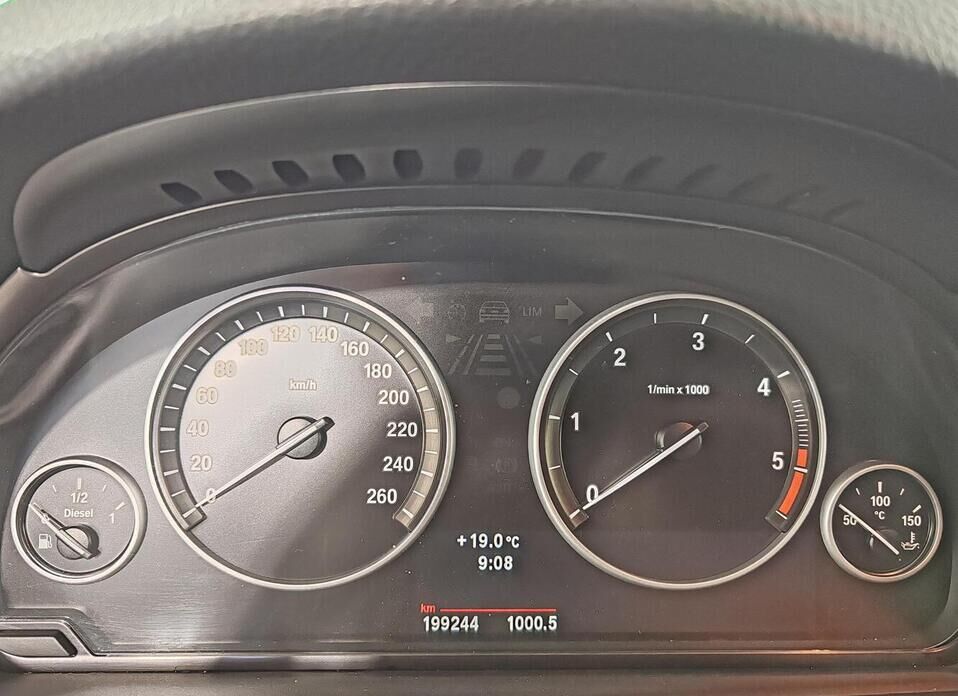 BMW 5 серии 528i 3.0 AT (258 л.с.) 4WD