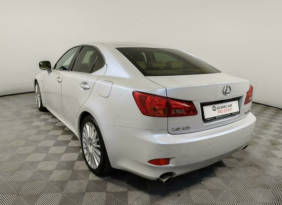Lexus IS 250 2.5 AT (208 л.с.)