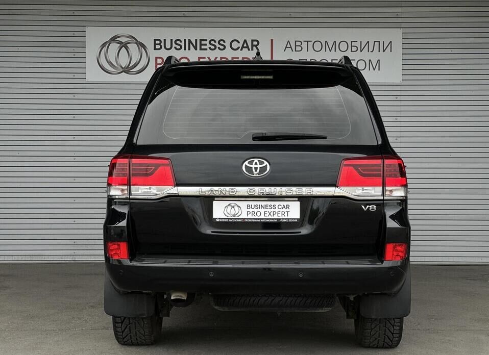 Toyota Land Cruiser, 200 Series Рестайлинг 2 4.6 AT (309 л.с.) 4WD
