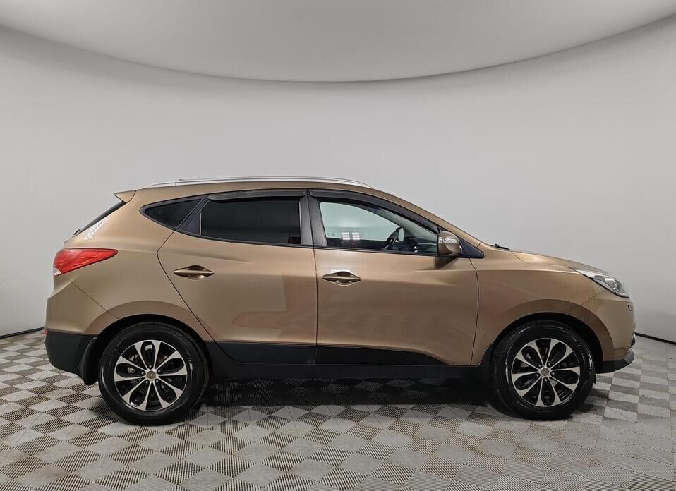 Hyundai ix35, I Рестайлинг 2.0 AT (150 л.с.)